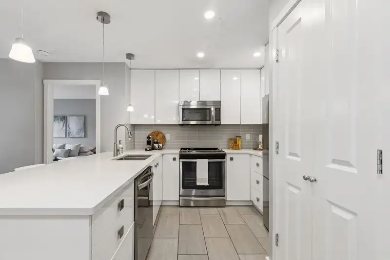 303 3142 ST JOHNS STREET - photo 3 of 40