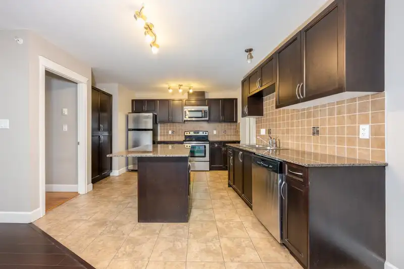 311 12088 75A AVENUE - photo 2 of 24