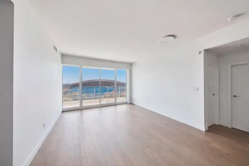604 6622 PEARSON WAY - photo 3 of 32