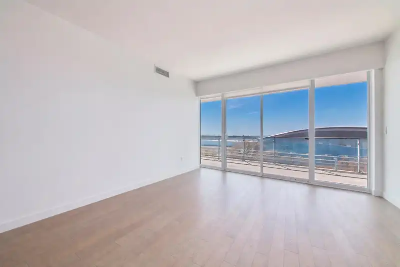 604 6622 PEARSON WAY - photo 4 of 32
