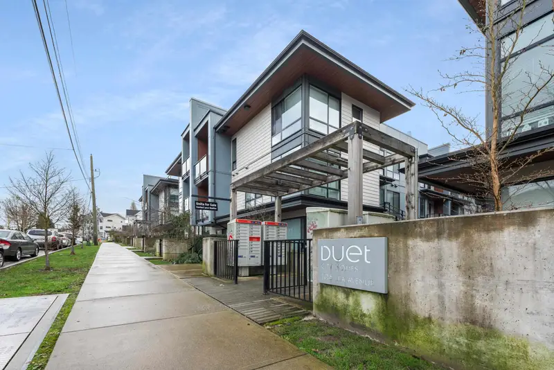 114 708 LEA AVENUE - photo 2 of 22