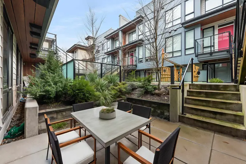 114 708 LEA AVENUE - photo 3 of 22