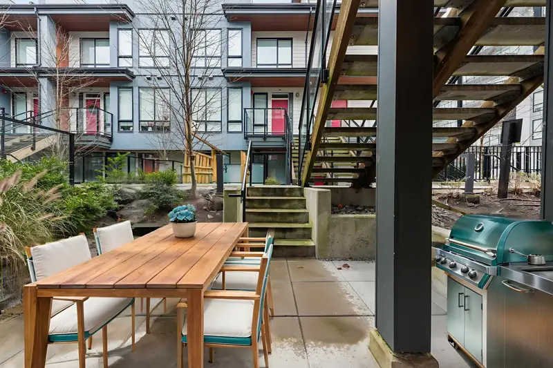 114 708 LEA AVENUE - photo 4 of 22