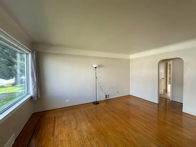 4472 TRIUMPH STREET - photo 4 of 25