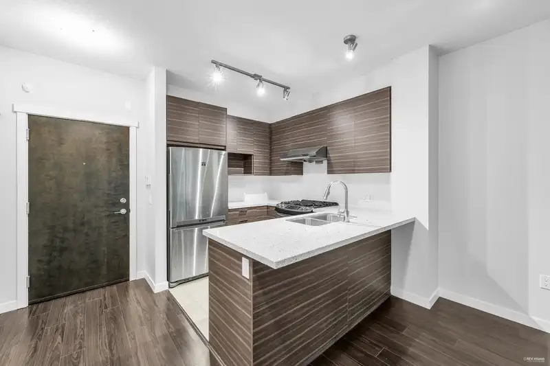 107 9399 ODLIN ROAD - photo 4 of 40