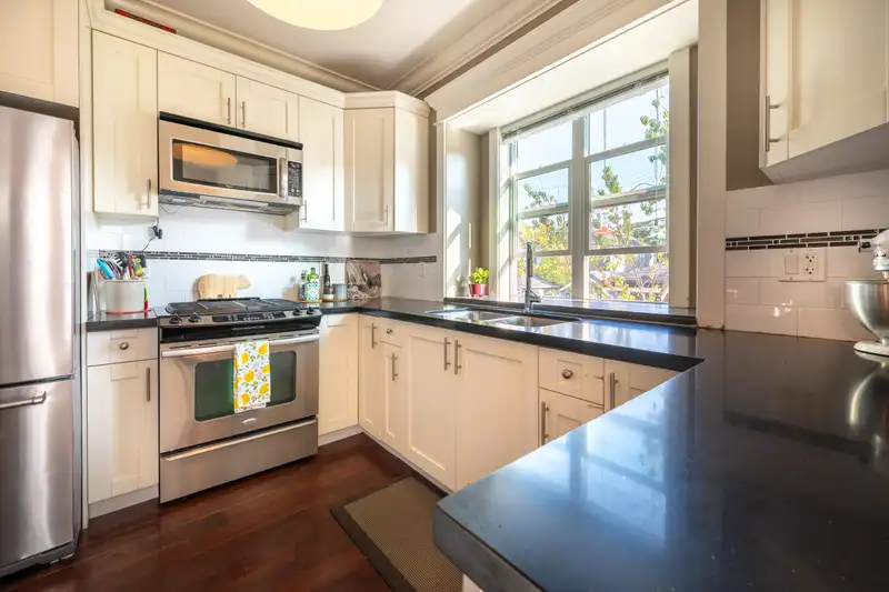 1368 E 13TH AVENUE - photo 4 of 40