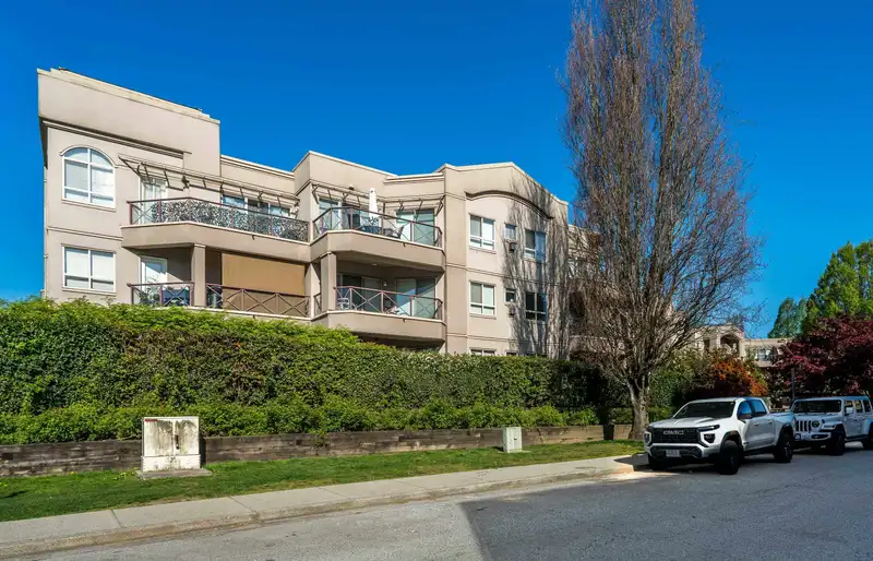 104 2109 ROWLAND STREET - photo 3 of 40