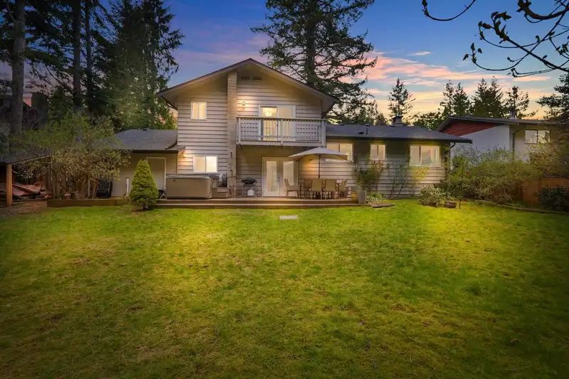 2572 THE BOULEVARD - photo 1 of 37