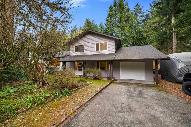 2572 THE BOULEVARD - photo 4 of 37