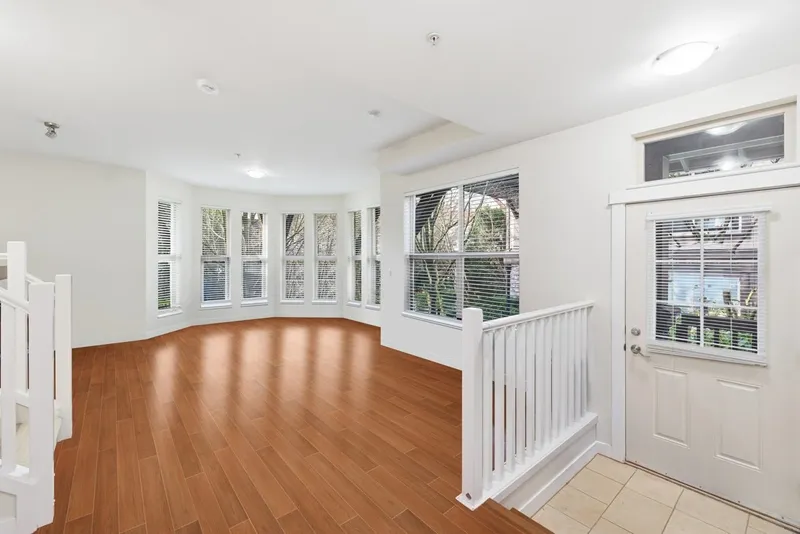 310 E 14TH STREET - photo 4 of 25