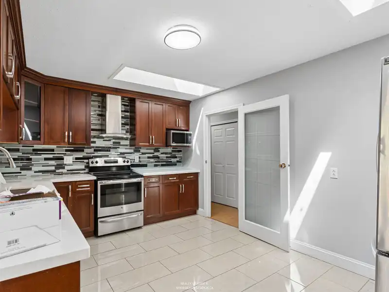 11384 86A AVENUE - photo 4 of 28