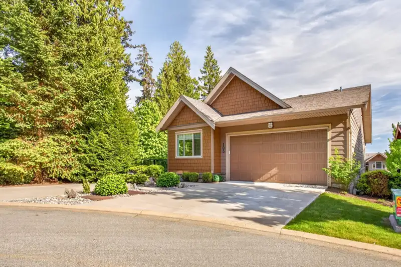 103 3451 BURKE VILLAGE PROMENADE - photo 4 of 40