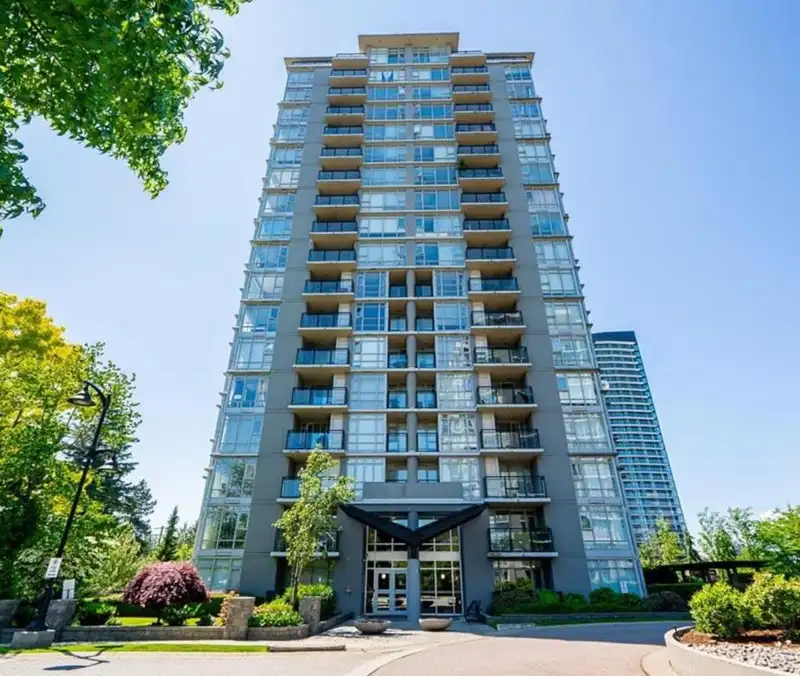 205 555 DELESTRE AVENUE - photo 1 of 7