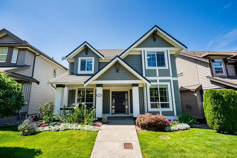 6069 163B STREET - photo 2 of 25