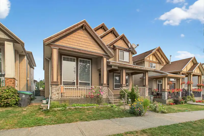 14909 71A AVENUE - photo 1 of 30