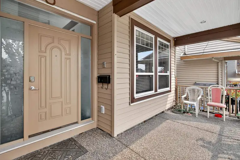 14909 71A AVENUE - photo 2 of 30