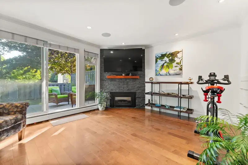 13 4460 GARRY STREET - photo 2 of 40