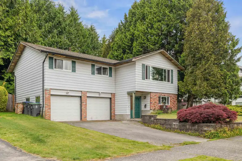10281 145 STREET - photo 1 of 32