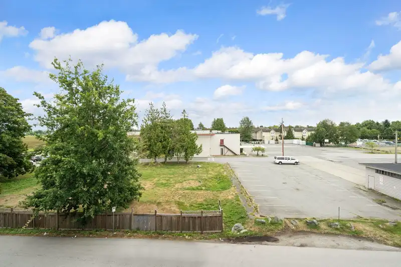 318 6033 KATSURA STREET - photo 2 of 25