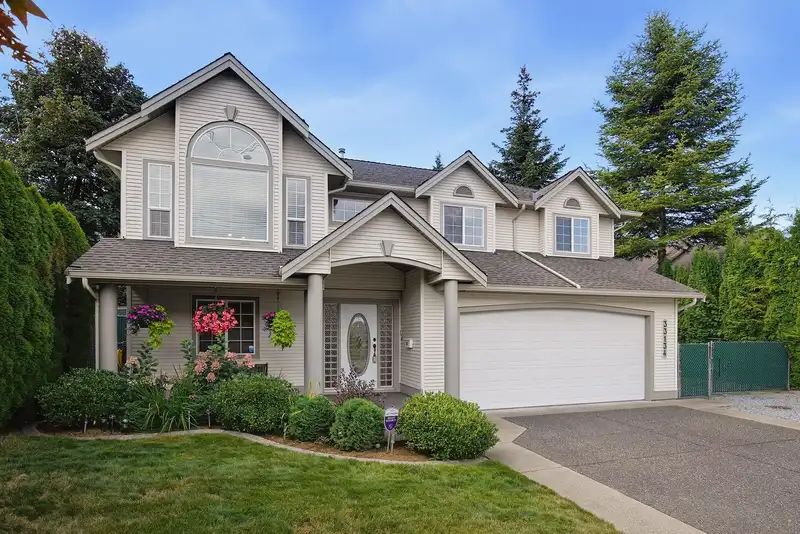 33134 CHERRY AVENUE - photo 1 of 40