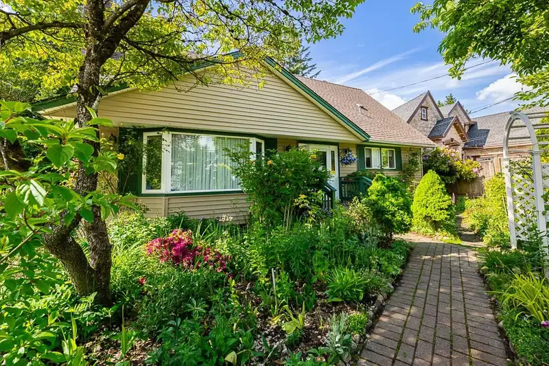 13911 KALMAR ROAD - photo 1 of 40
