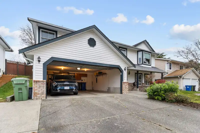 33275 MEADOWLANDS AVENUE - photo 3 of 40