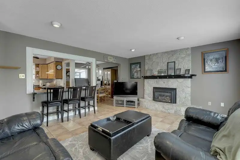 9230 212B STREET - photo 4 of 40
