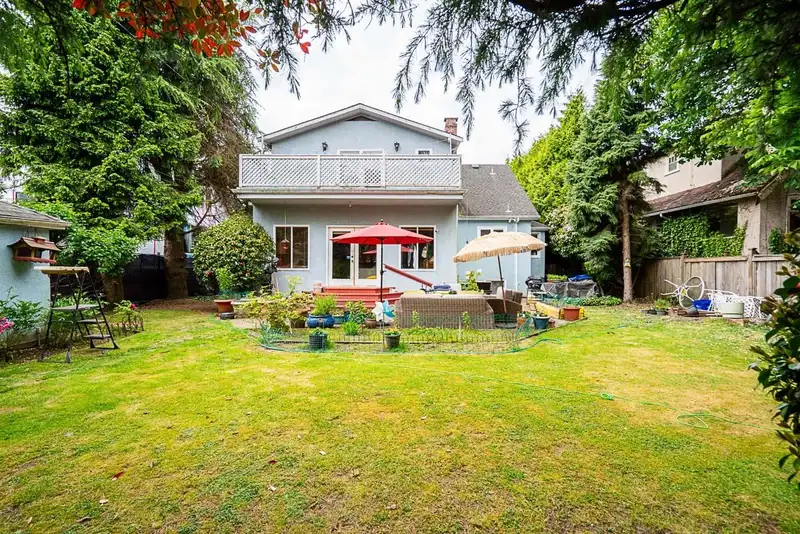 6138 GRANVILLE STREET - photo 1 of 39