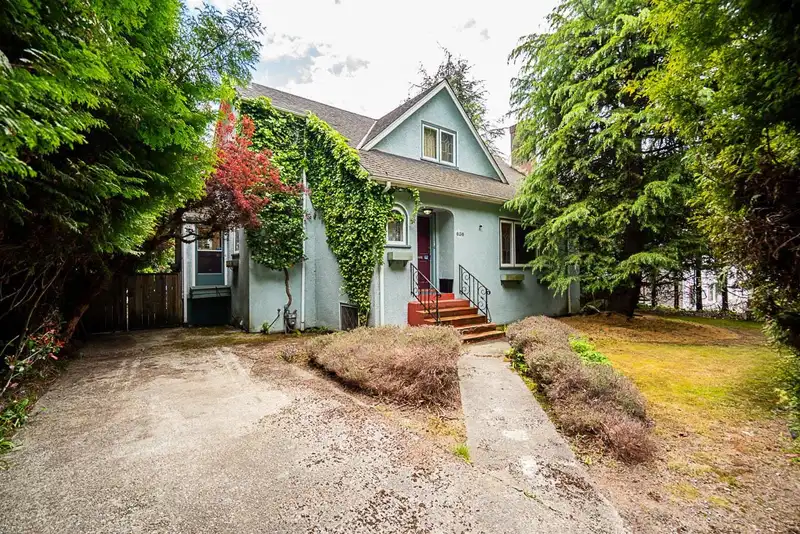 6138 GRANVILLE STREET - photo 2 of 39