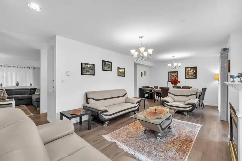 5 2382 PARKWAY BOULEVARD - photo 2 of 34