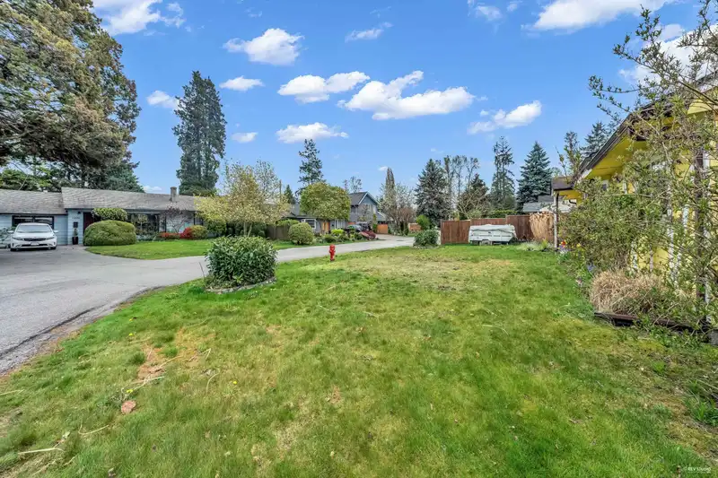 1219 SILVERWOOD CRESCENT - photo 4 of 25