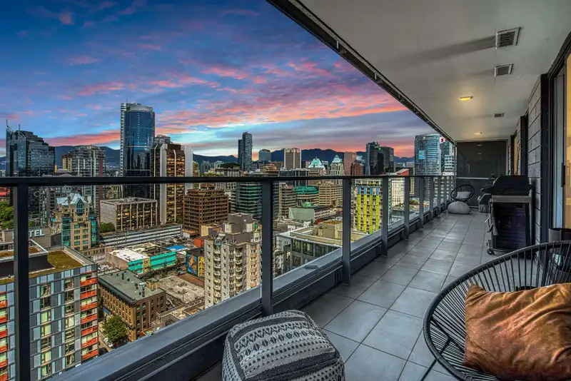 2607 1111 RICHARDS STREET - photo 2 of 40