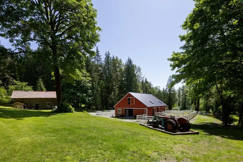 27454 110 AVENUE - photo 4 of 40