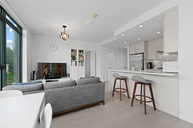404 518 WHITING WAY - photo 2 of 40