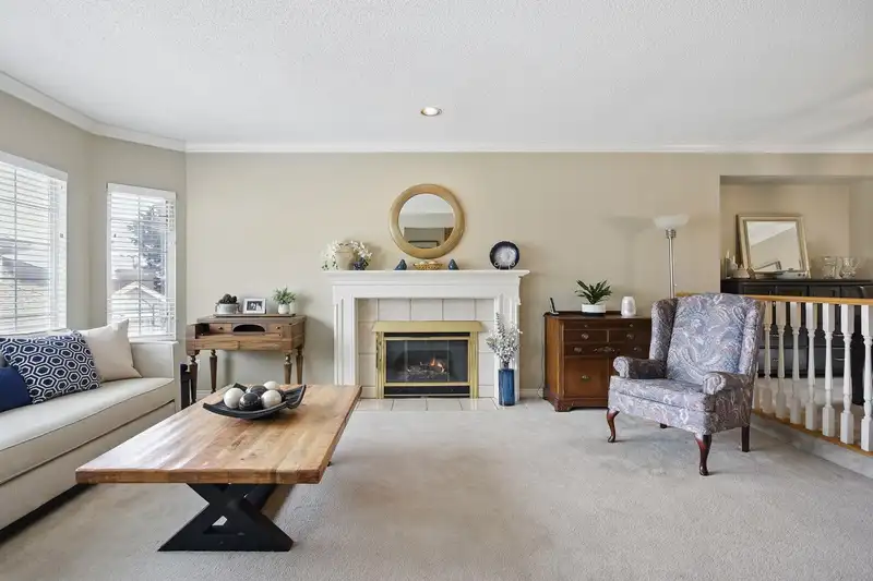 B 441 BROMLEY STREET - photo 4 of 30