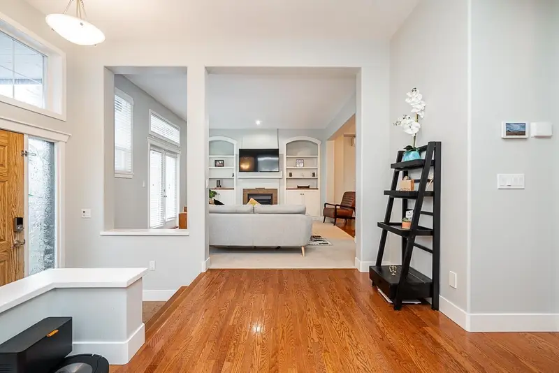 6075 165A STREET - photo 4 of 25