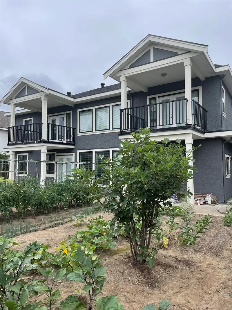 9669 133A STREET - photo 3 of 17