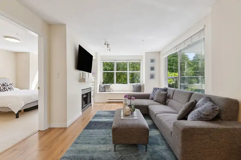 309 2288 MARSTRAND AVENUE - photo 4 of 40