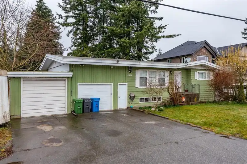 2889 ROYAL STREET - photo 2 of 11