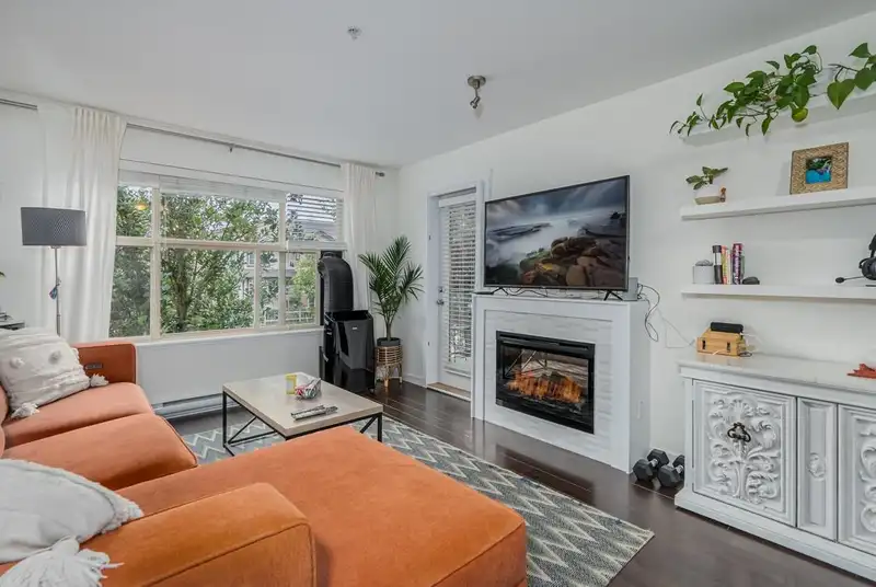 213 19201 66A AVENUE - photo 2 of 35