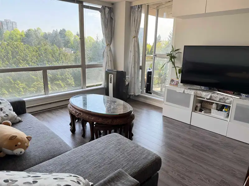 403 9623 MANCHESTER DRIVE - photo 2 of 11