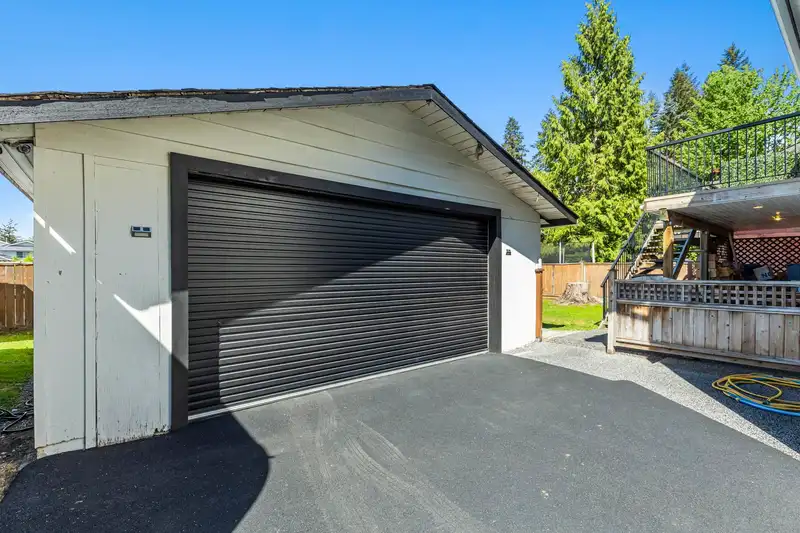 20771 44 AVENUE - photo 3 of 40