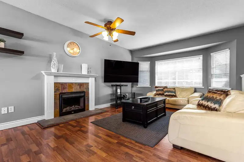 20771 44 AVENUE - photo 4 of 40