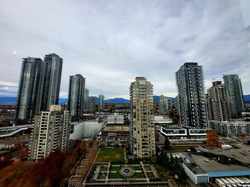 2006 2345 MADISON AVENUE - photo 3 of 25