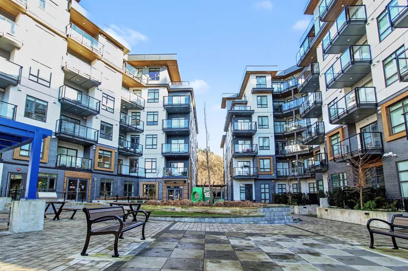 308 13969 96 AVENUE - photo 3 of 25