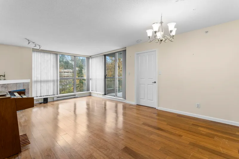 602 290 NEWPORT DRIVE - photo 2 of 25