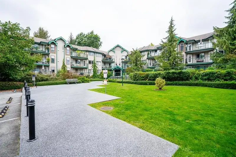 313 1155 DUFFERIN STREET - photo 1 of 9