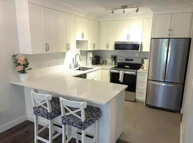 313 1155 DUFFERIN STREET - photo 2 of 9