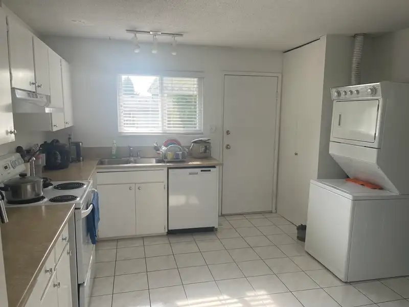 624 MIDVALE STREET - photo 4 of 34