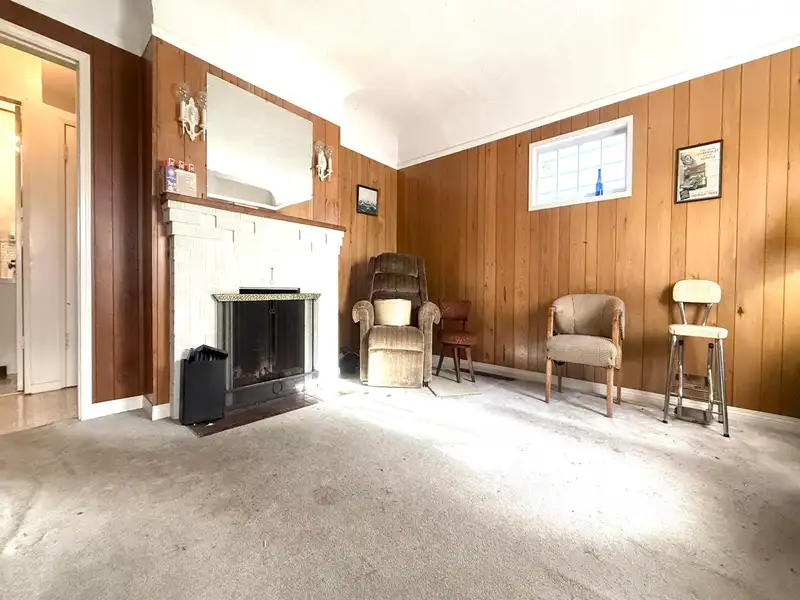 951 E 41ST AVENUE - photo 4 of 5